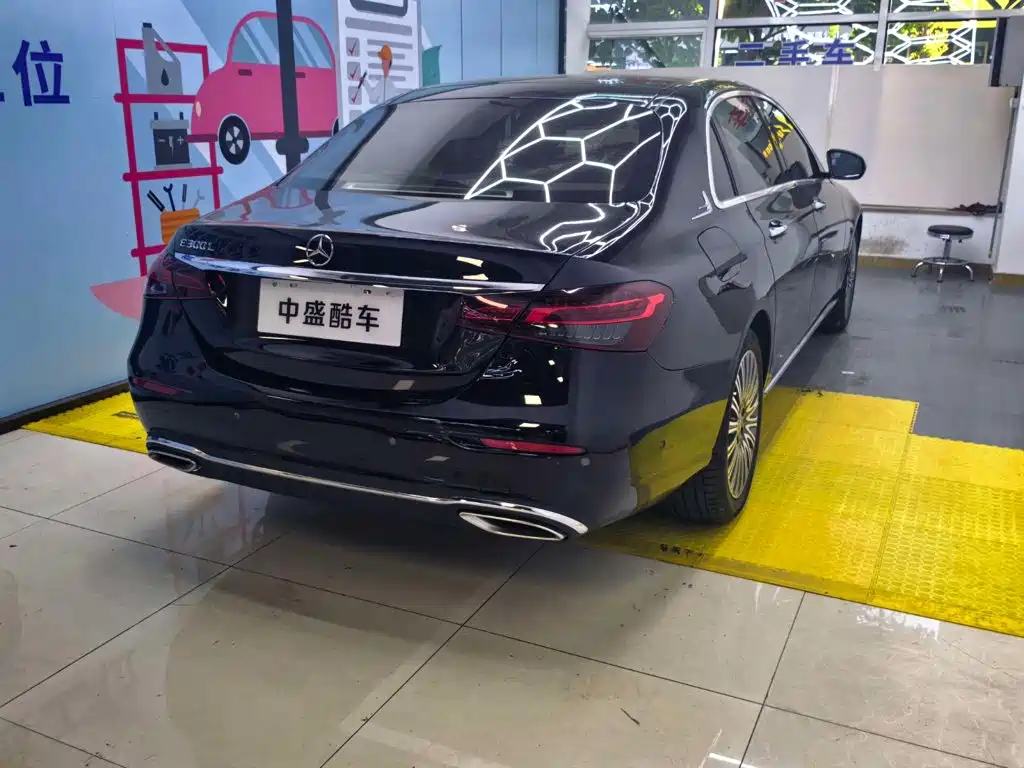 Mercedes-Benz E-Class — миниатюра 12