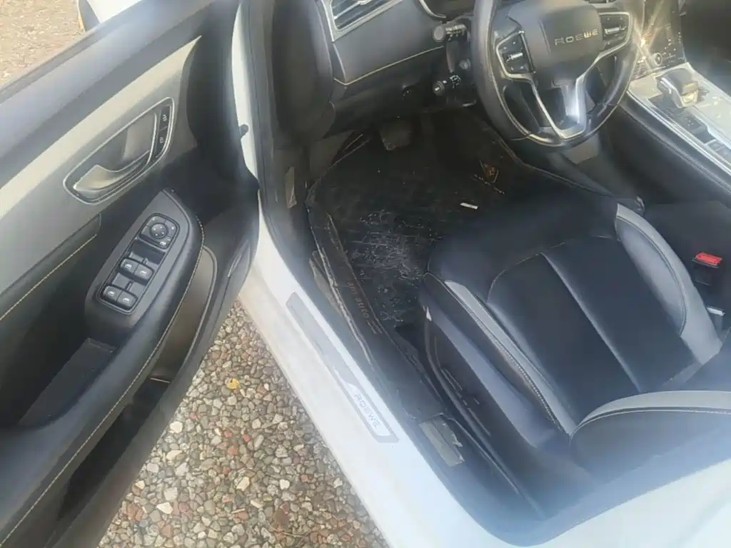 Roewe i6 MAX New Energy — миниатюра 16
