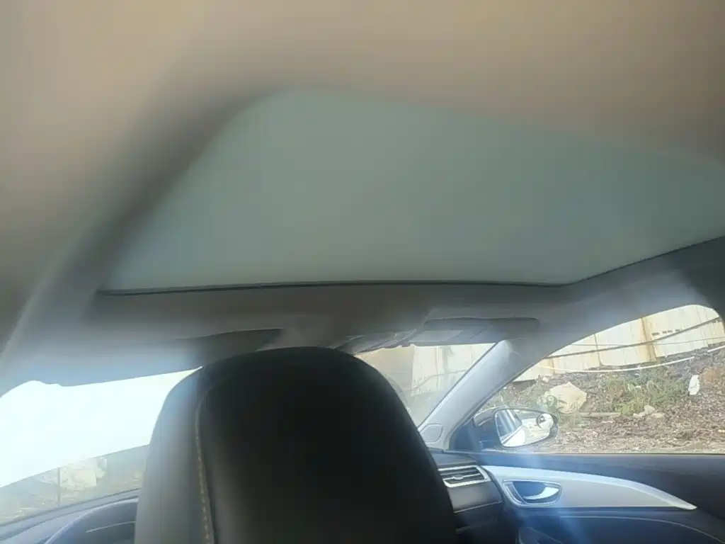 Roewe i6 MAX New Energy — миниатюра 18