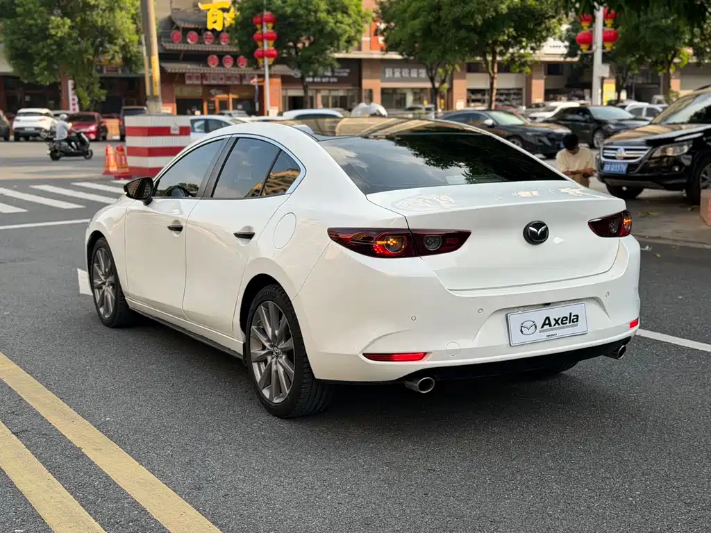 Mazda 3 Axela — миниатюра 13