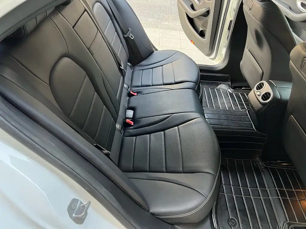 Mercedes-Benz C-Class — миниатюра 12