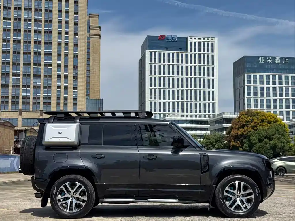 Land Rover Defender — миниатюра 8