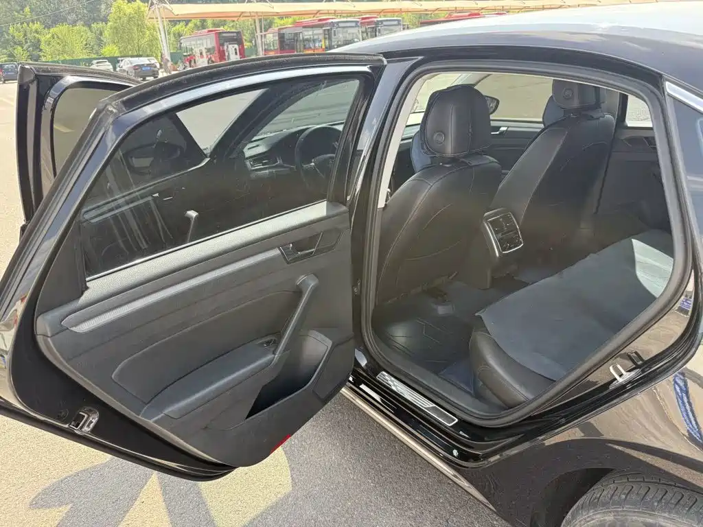 Volkswagen Passat — миниатюра 17