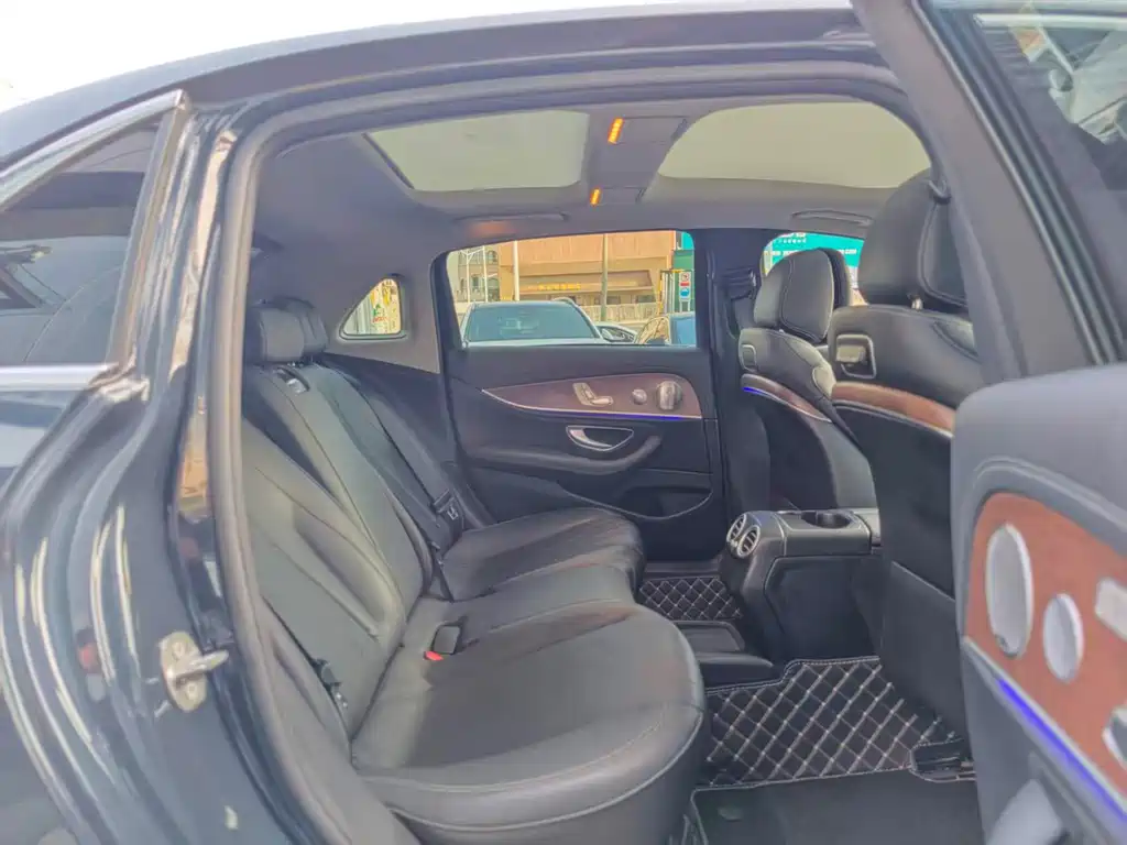 MERCEDES-BENZ E CLASS