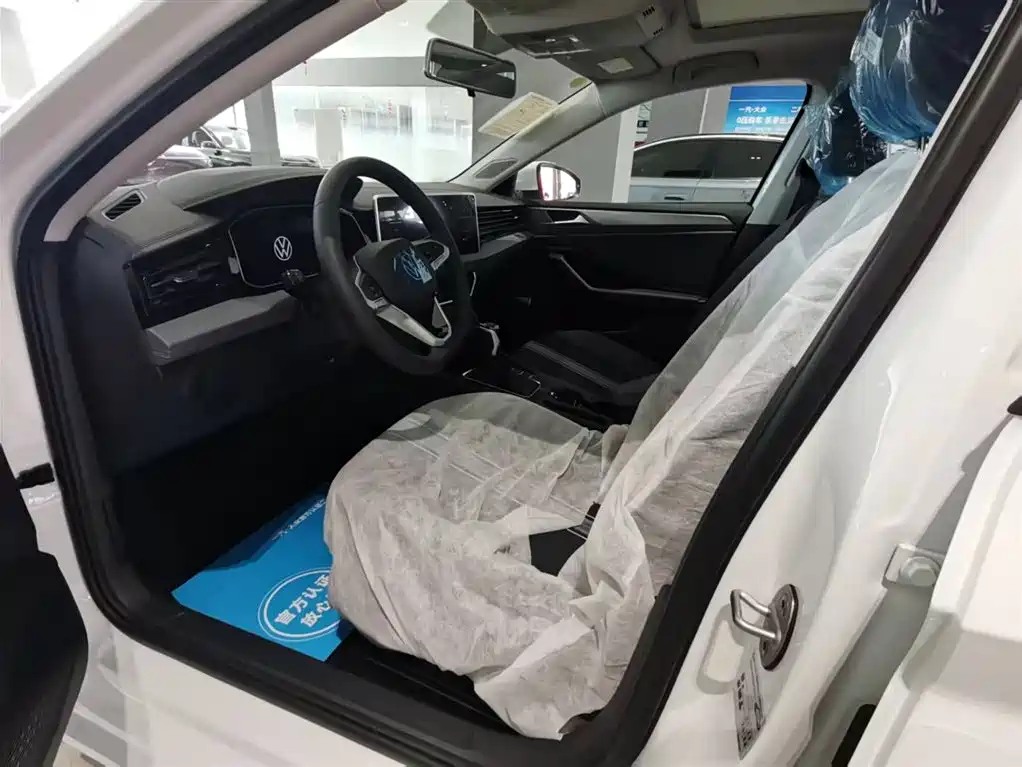 Volkswagen Sagitar 2026 3000 300TSI DSG