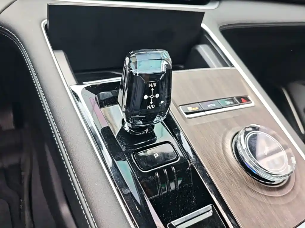 Geely Xingyue L — миниатюра 14