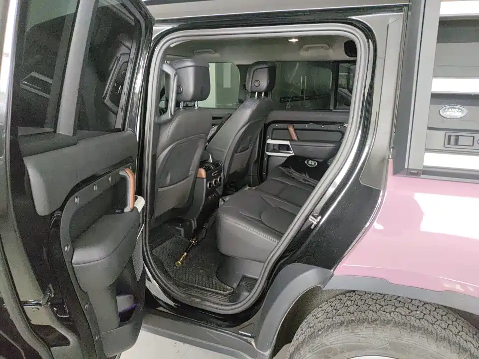Land Rover Defender — миниатюра 8
