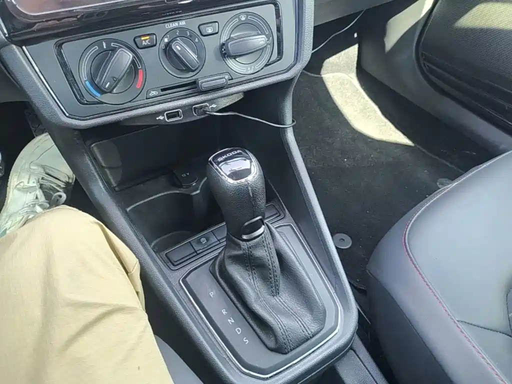 Skoda Rapid Spaceback — миниатюра 14