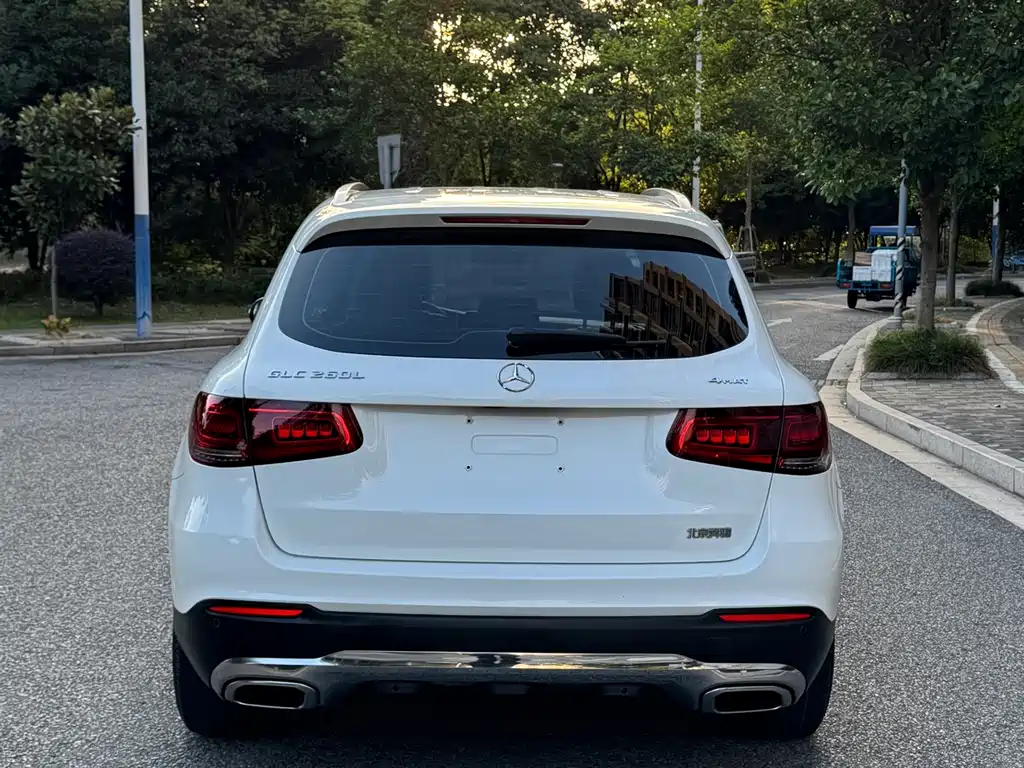 MERCEDES-BENZ GLC