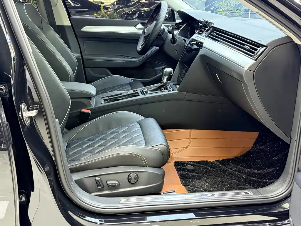 Volkswagen Magotan PHEV — миниатюра 8