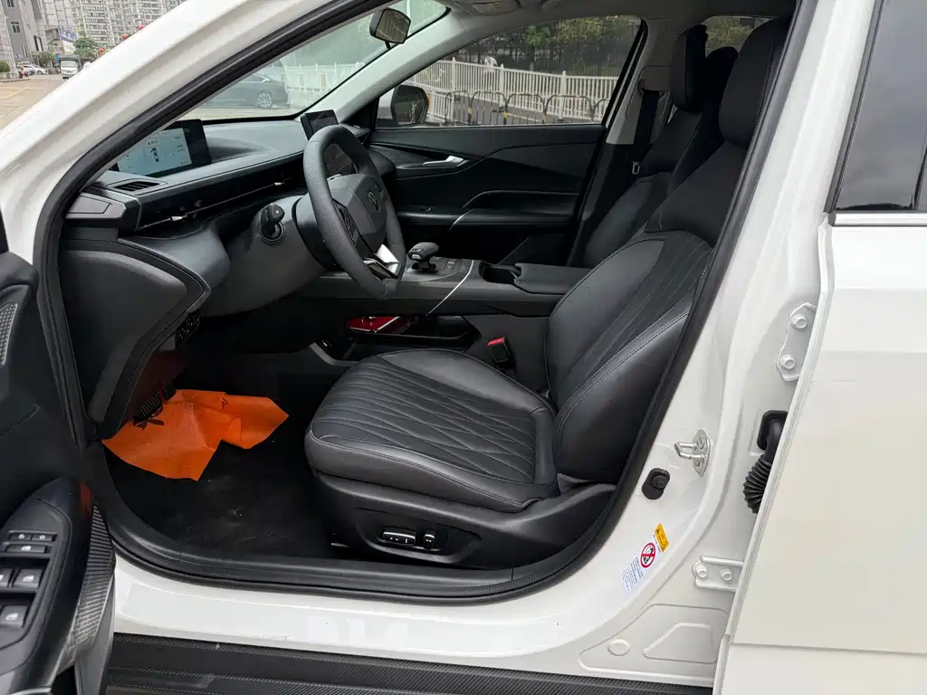 Changan Eado — миниатюра 4