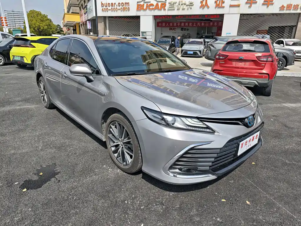 TOYOTA CAMRY