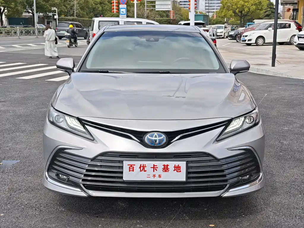 TOYOTA CAMRY