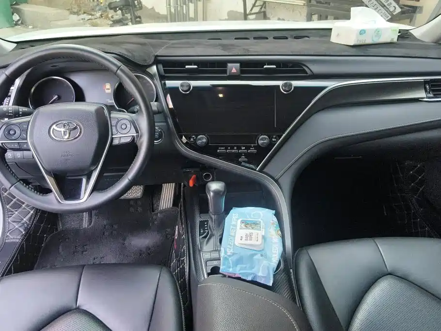 Toyota Camry — миниатюра 12