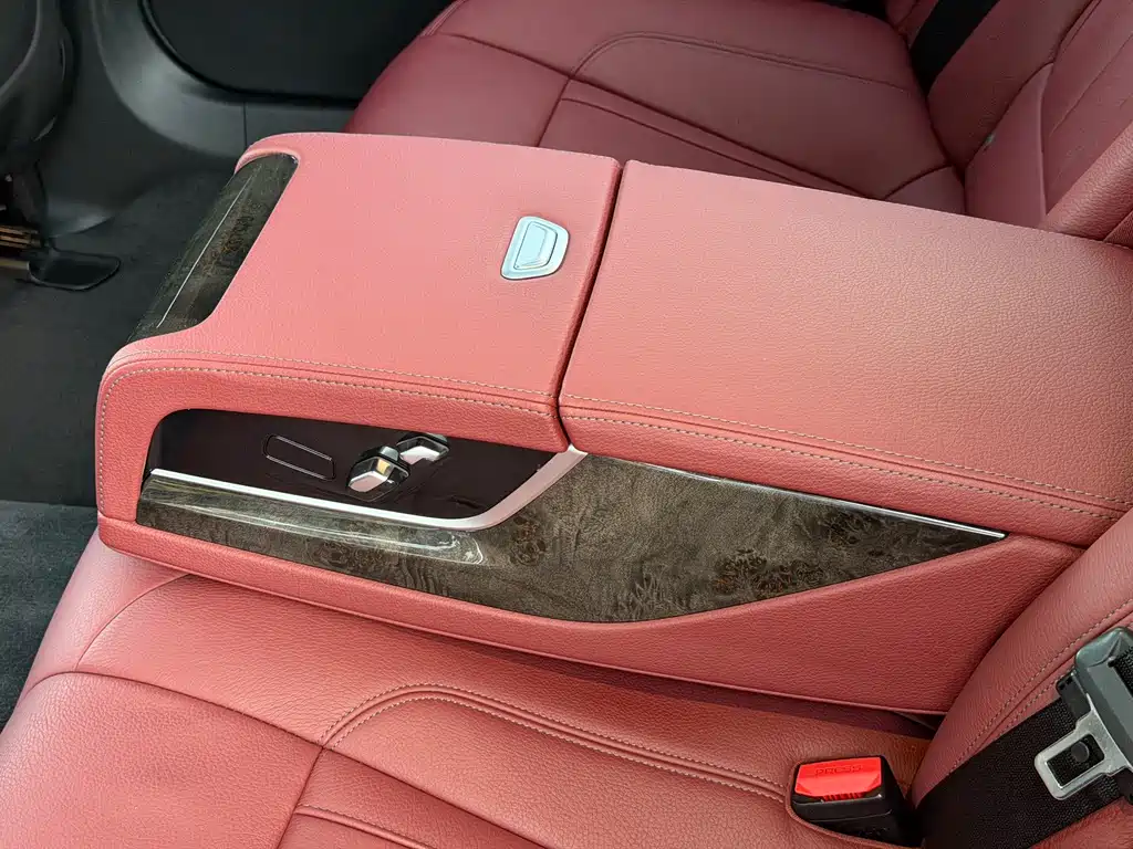 BMW 5 Series — миниатюра 15