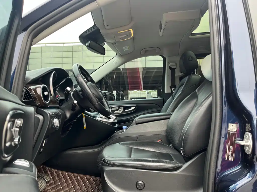 Mercedes-Benz V-Class V 2018 V 260 L Luxury Long Wheelbase VI