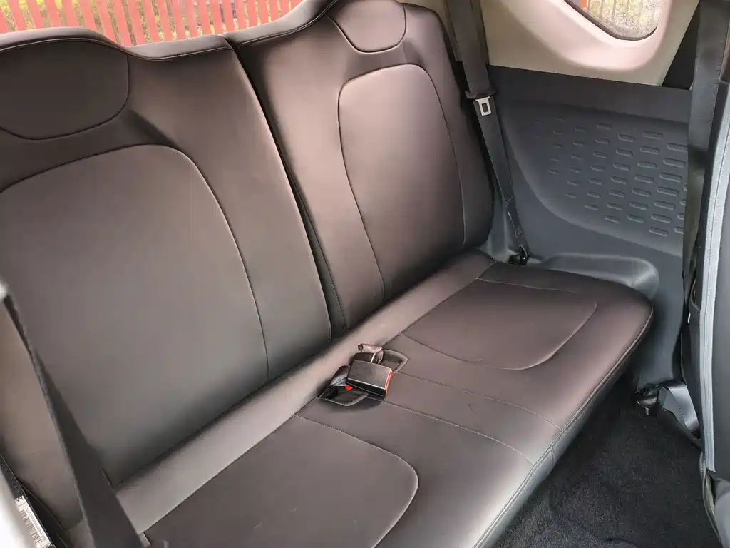 Wuling MINIEV — миниатюра 6
