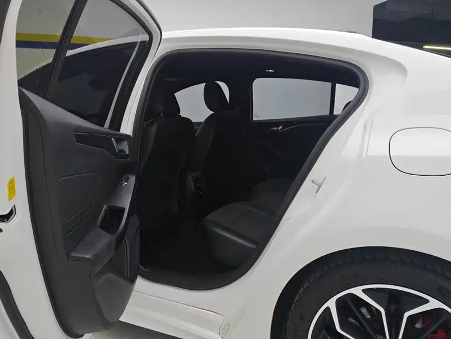 Ford Focus — миниатюра 11