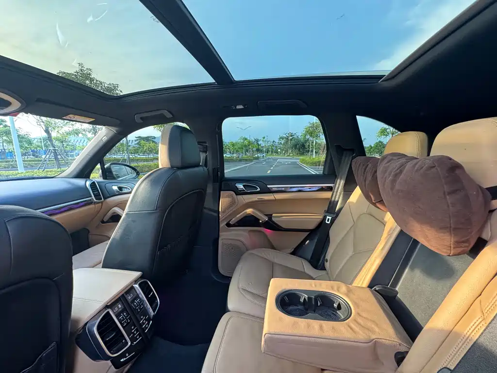 Porsche Cayenne — миниатюра 20