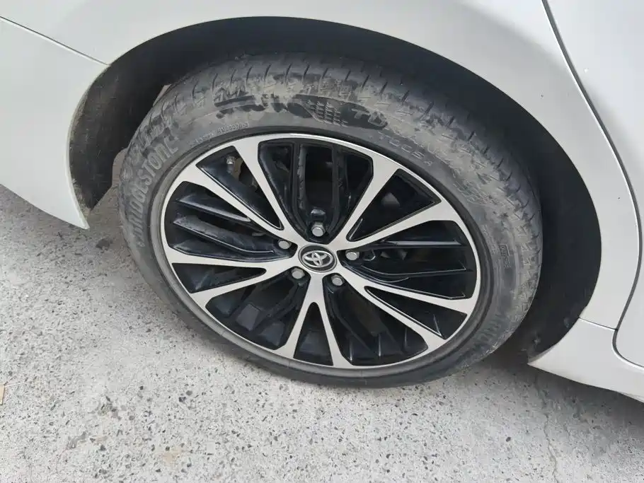 Toyota Camry — миниатюра 6