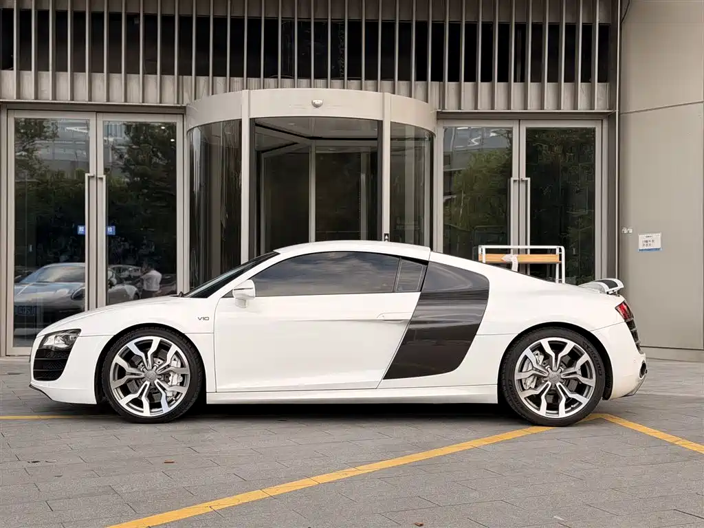 Audi R8 — миниатюра 5