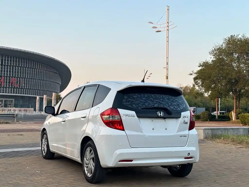 Honda Fit — миниатюра 6