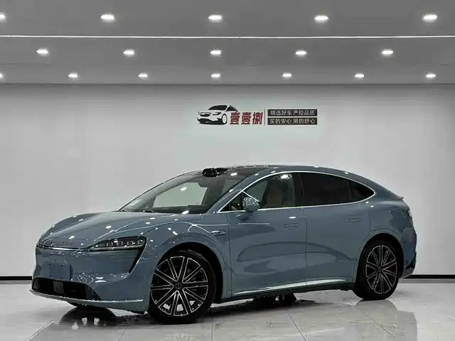 AITO WISDOM WORLD R7 2024