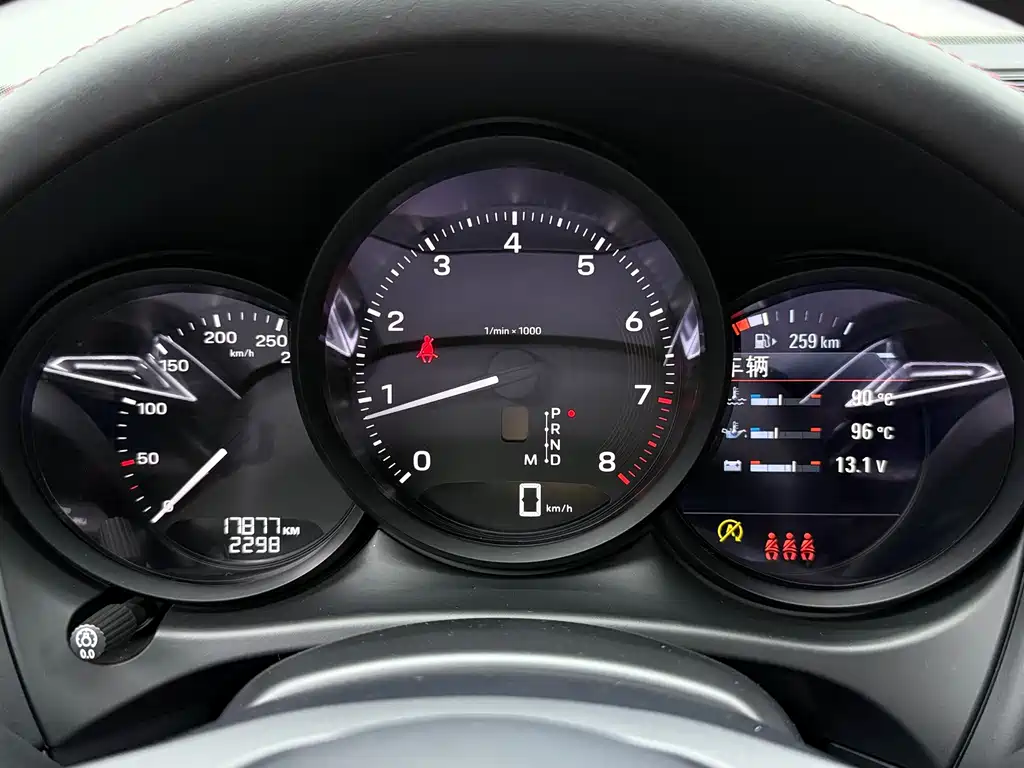 Porsche Macan — миниатюра 5