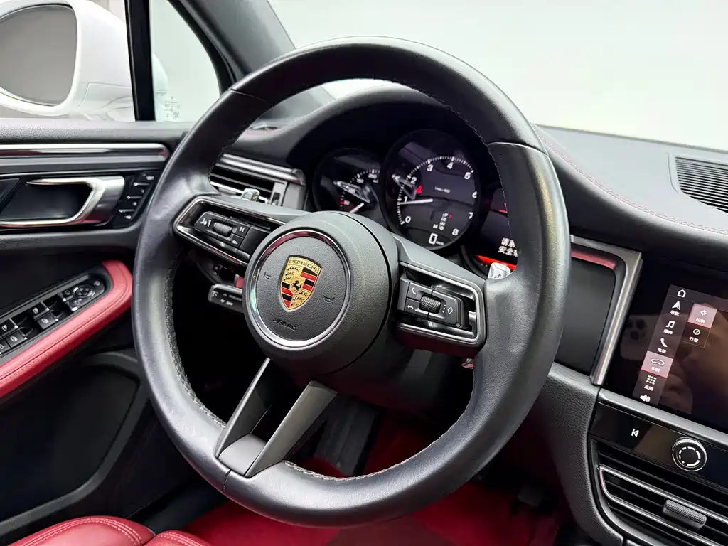 Porsche Macan — миниатюра 12