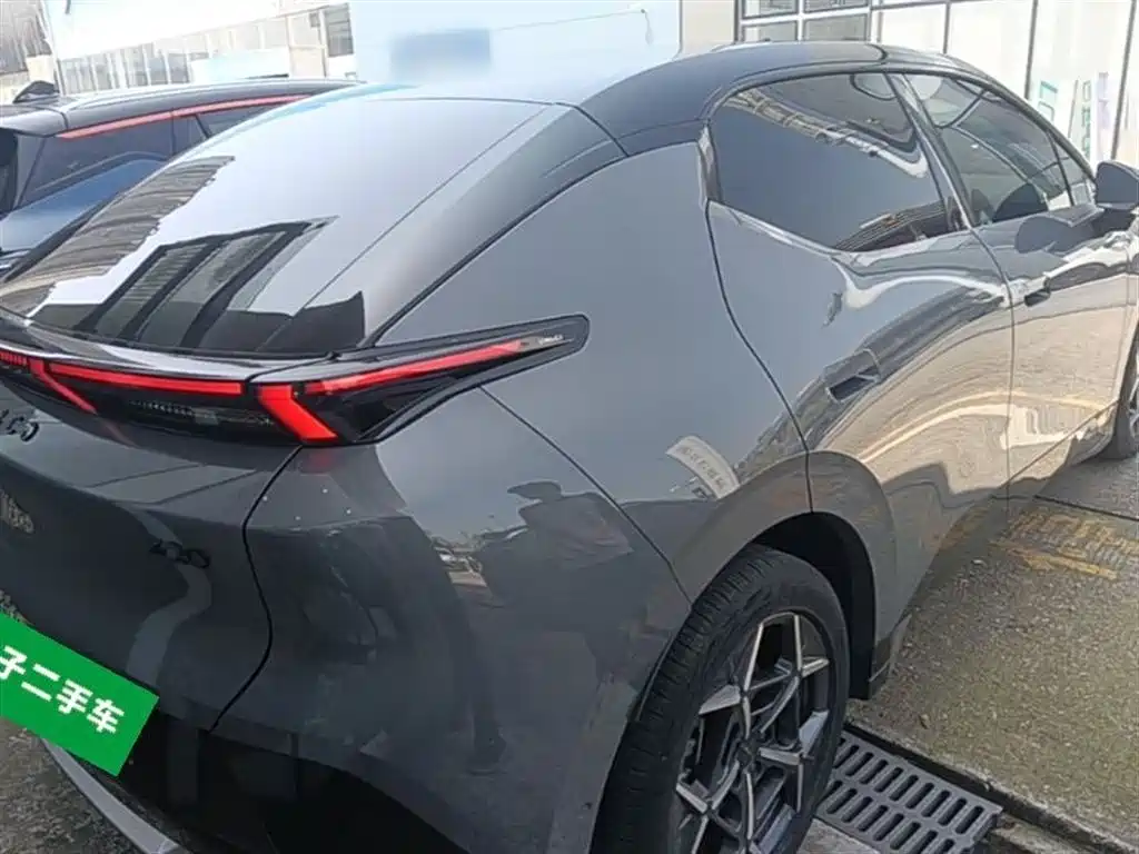 Lynk & Co Z20 2025 530km Max