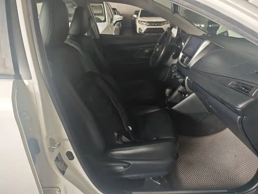 Toyota Yaris L — миниатюра 25