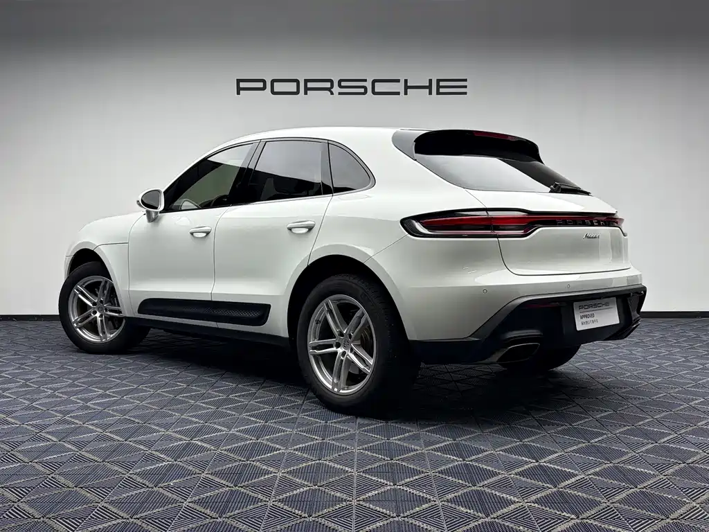 Porsche Macan — миниатюра 16