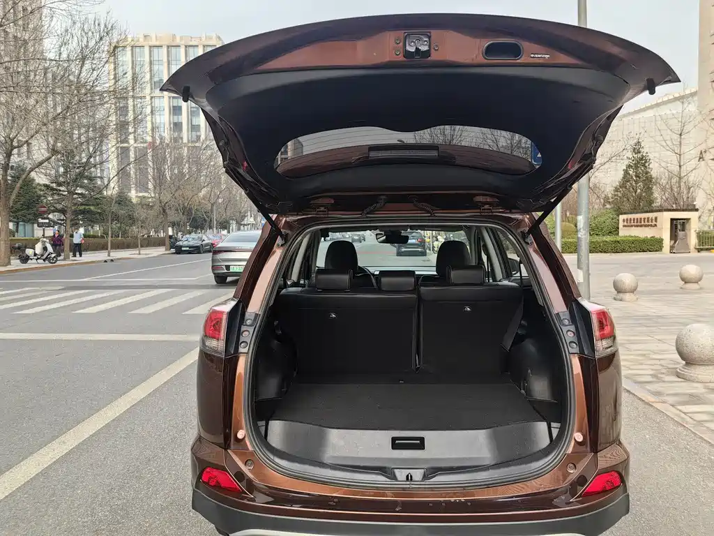 TOYOTA RAV4 RONGFANG