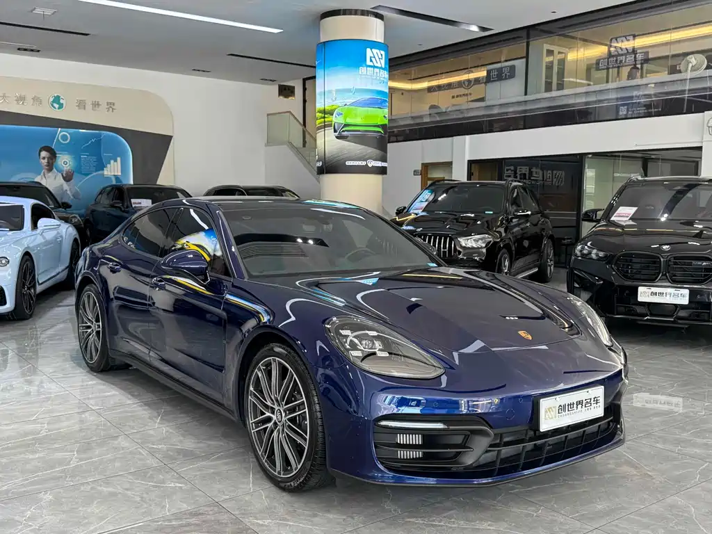 PORSCHE PANAMERA