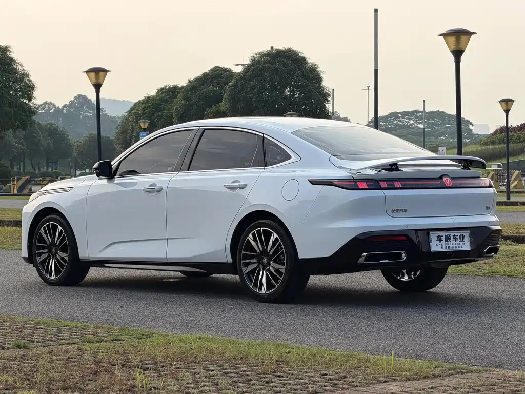 Changan Eado — миниатюра 8