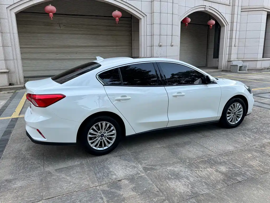 Ford Focus — миниатюра 9