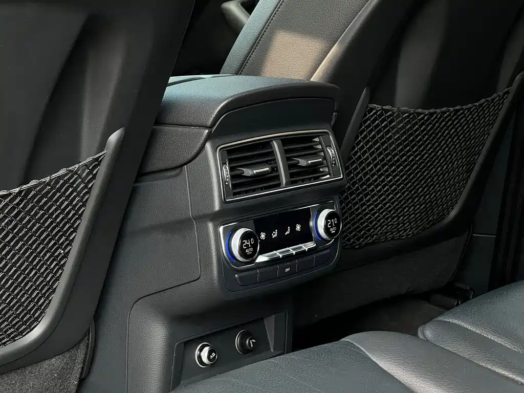 Audi Q7 — миниатюра 11