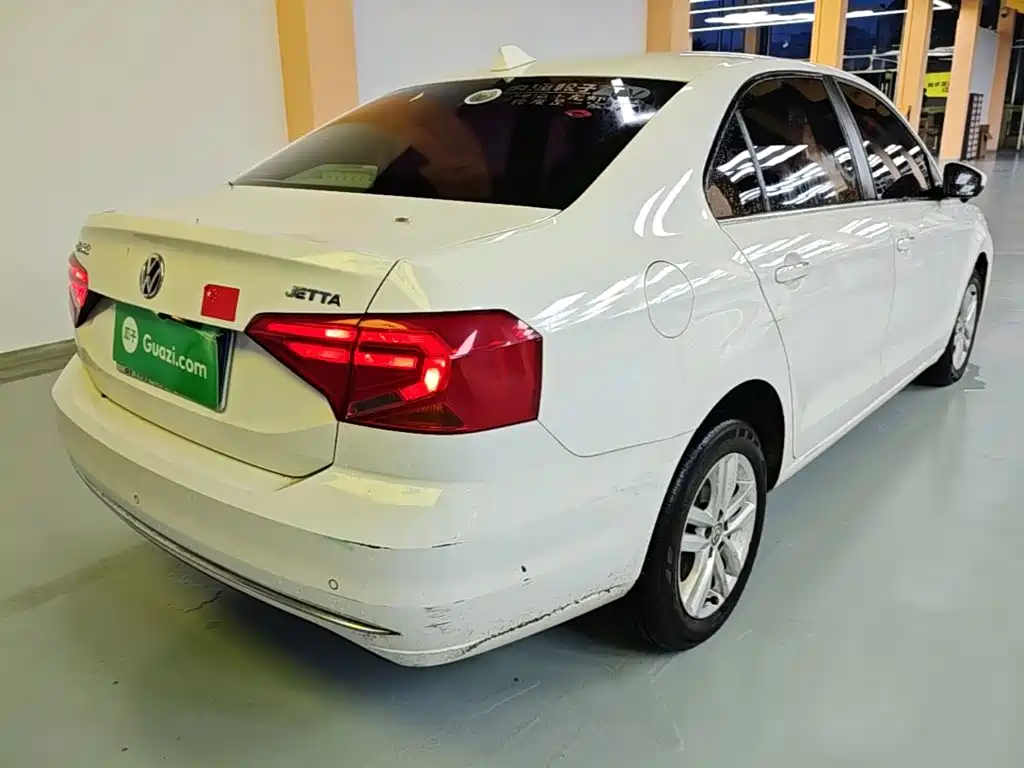 Volkswagen Jetta — миниатюра 7