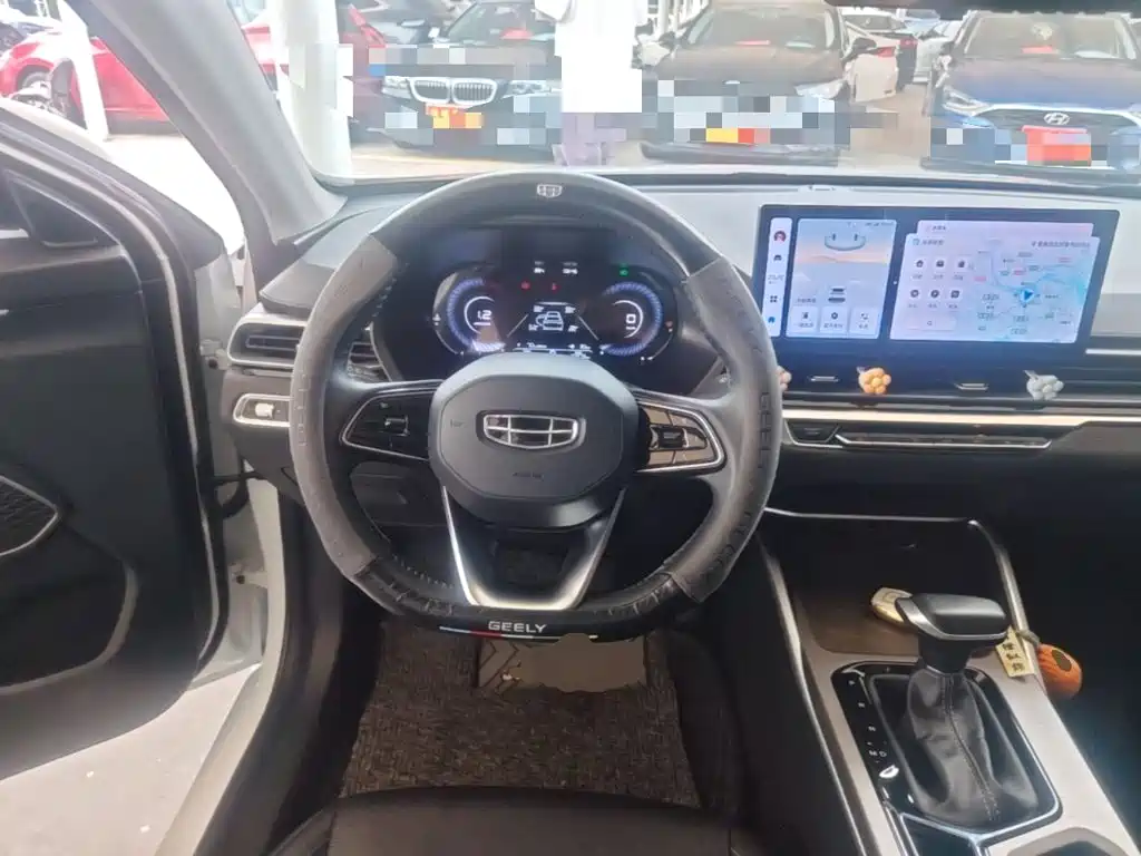 Geely Emgrand — миниатюра 11