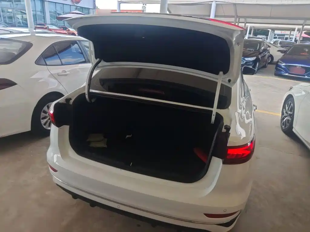 Geely Emgrand — миниатюра 19