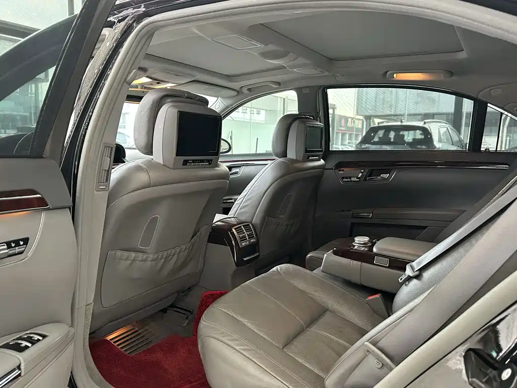 Mercedes-Benz S-Class — миниатюра 6