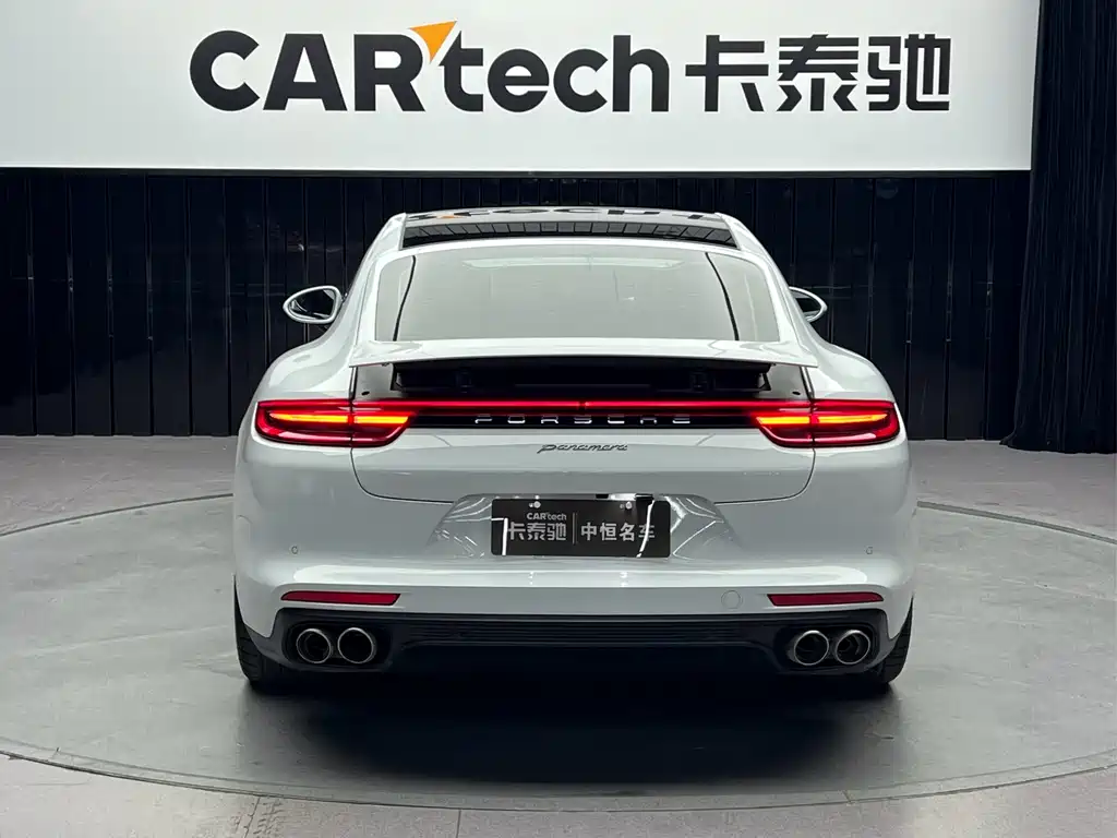 PORSCHE PANAMERA