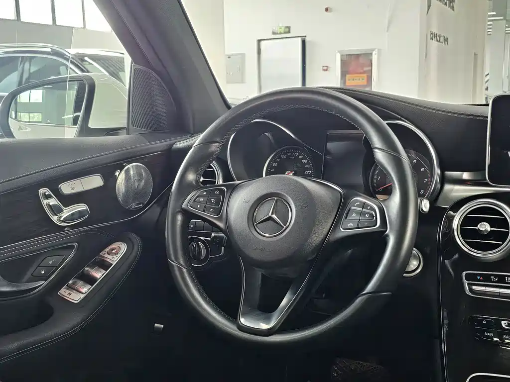 Mercedes-Benz GLC — миниатюра 11