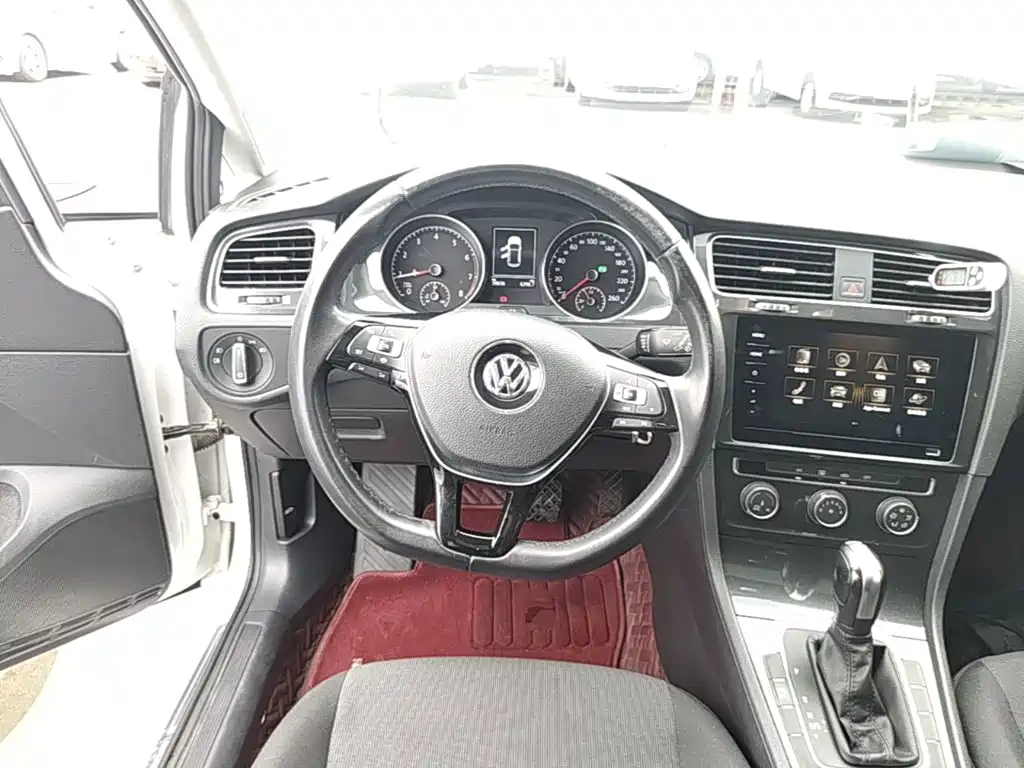 Volkswagen Golf — миниатюра 11