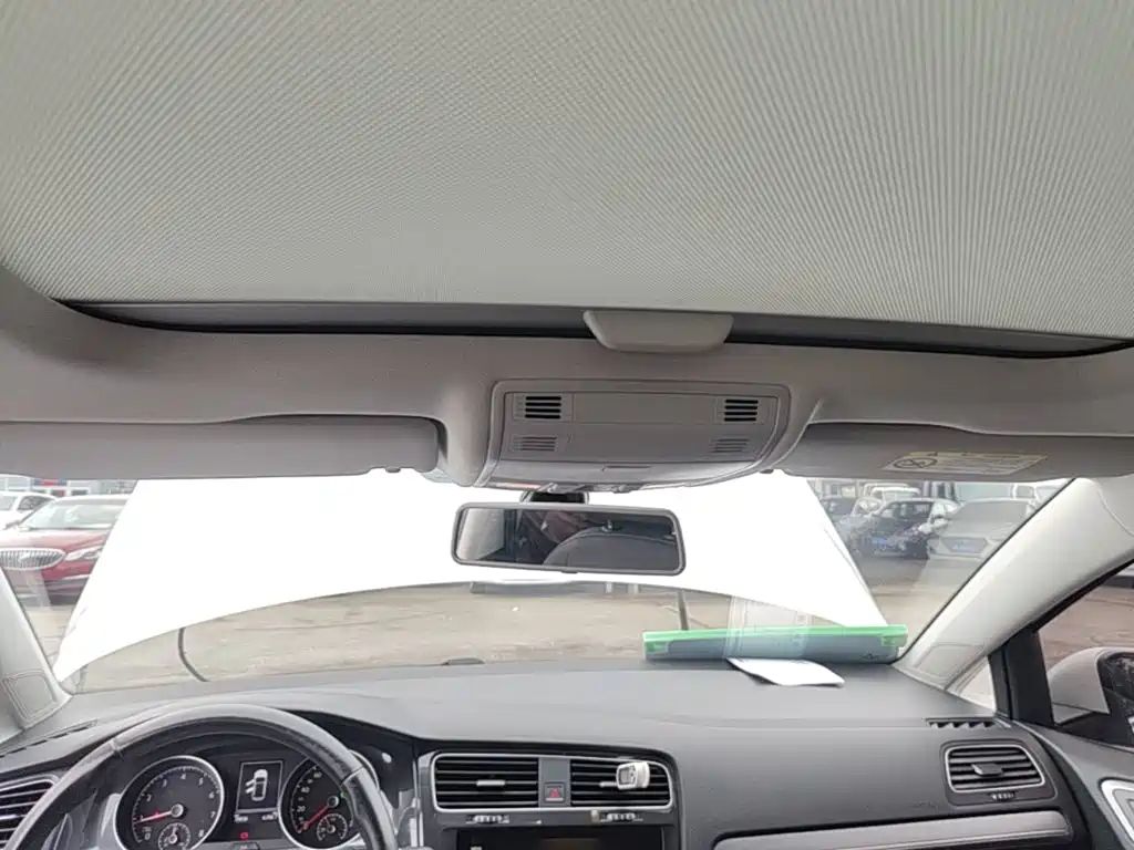 Volkswagen Golf — миниатюра 18