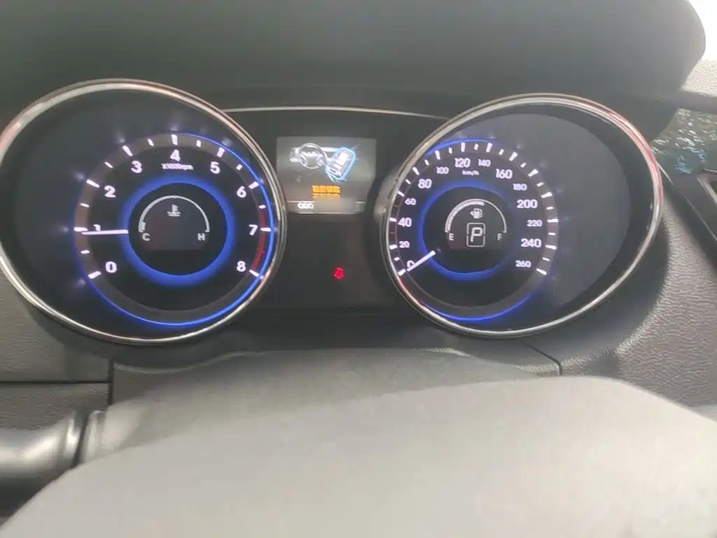 Hyundai Sonata — миниатюра 4