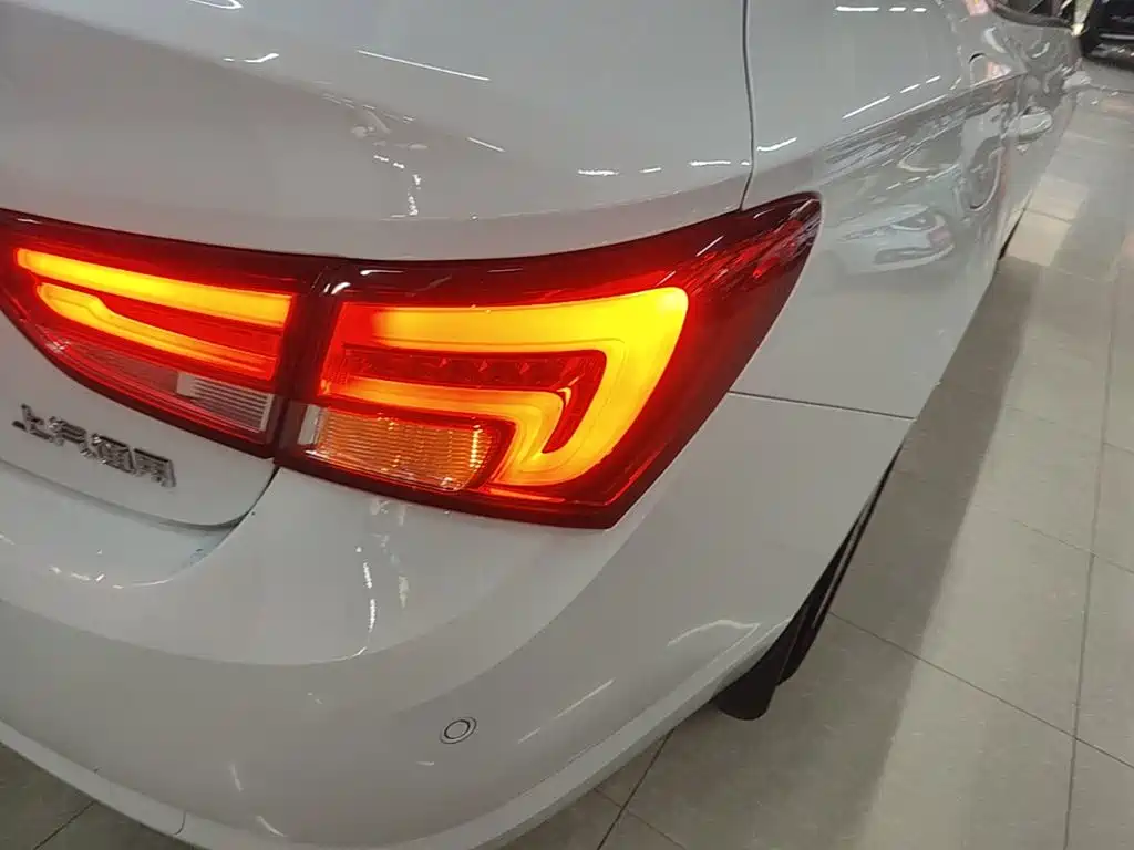Buick Verano — миниатюра 8