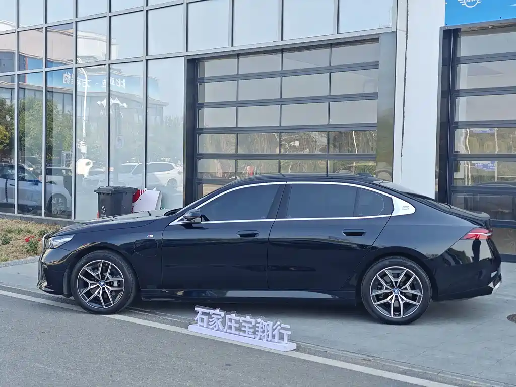 BMW i5 — миниатюра 3