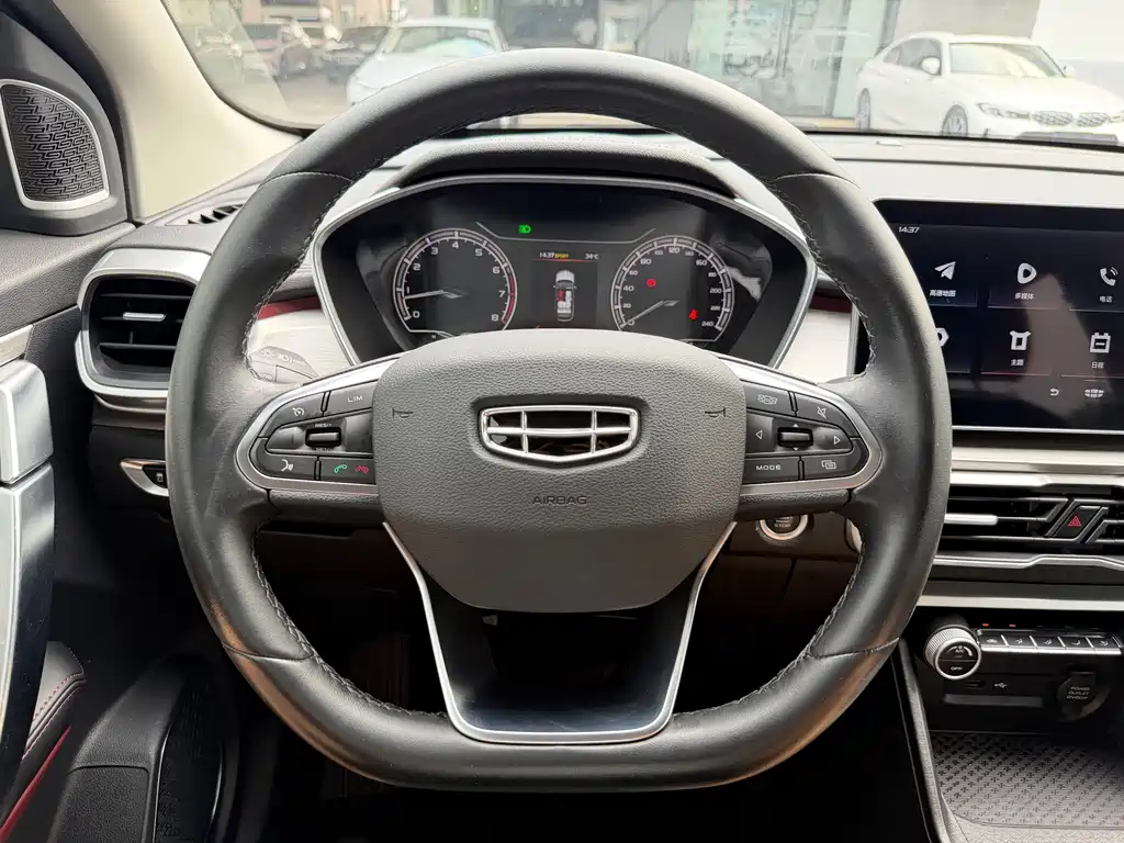 Geely Binyue — миниатюра 10