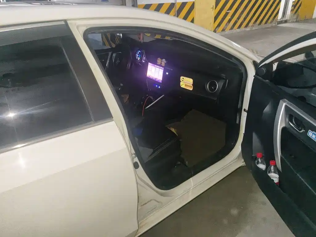 Toyota Corolla Hybrid — миниатюра 18